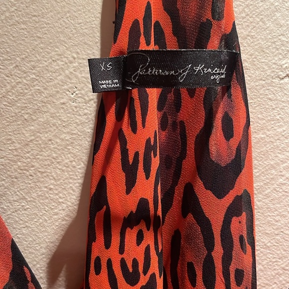 Animal Print Racerback Blouse - Picture 2 of 4